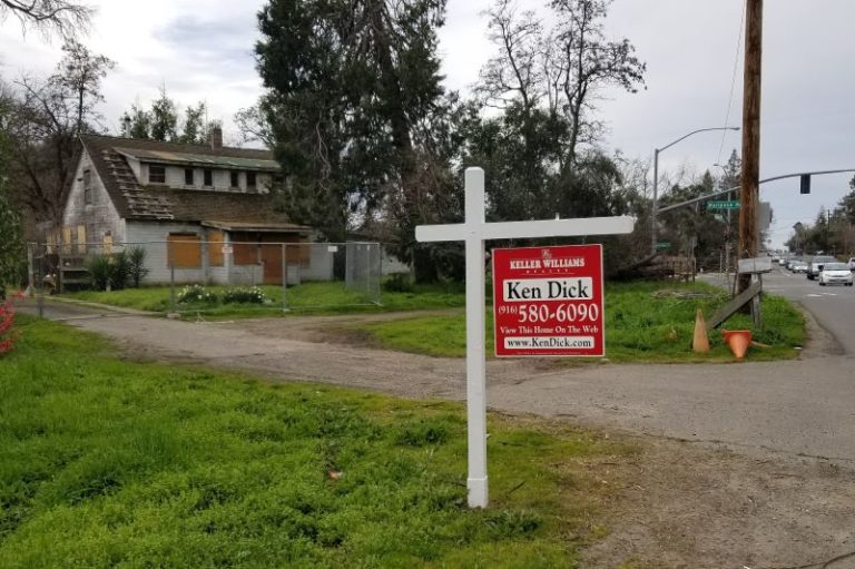 Old Auburn Road, Citrus Heights, abandoned home