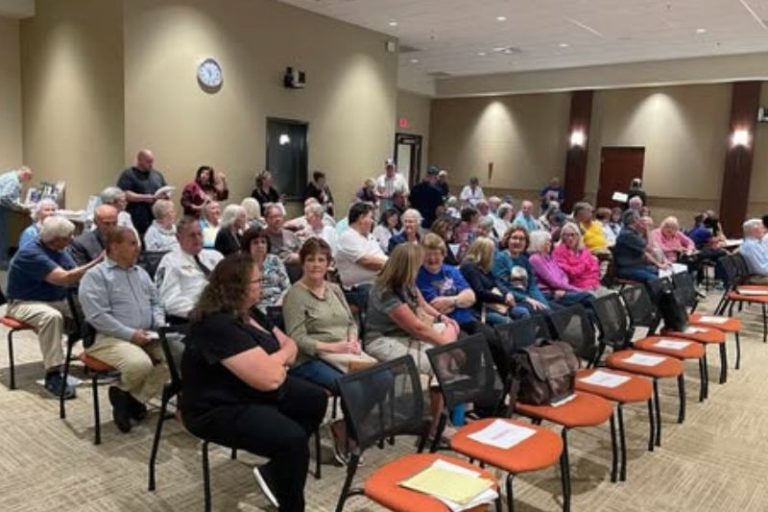 An estimated 140 community members filled the City Council Chambers on Wednesday, April 23 to hear an amendment proposal to the Sunrise Tomorrow Specific Plan. // Mike Hazlip